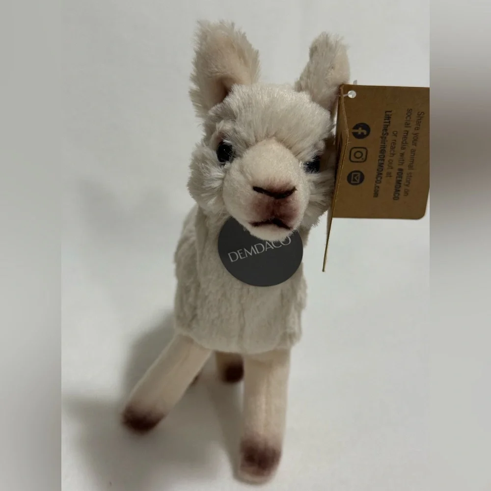 Demdaco Farm Friends Cream and Brown Plush Llama NWT